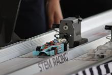 auto a escala de Fórmula uno para competencia